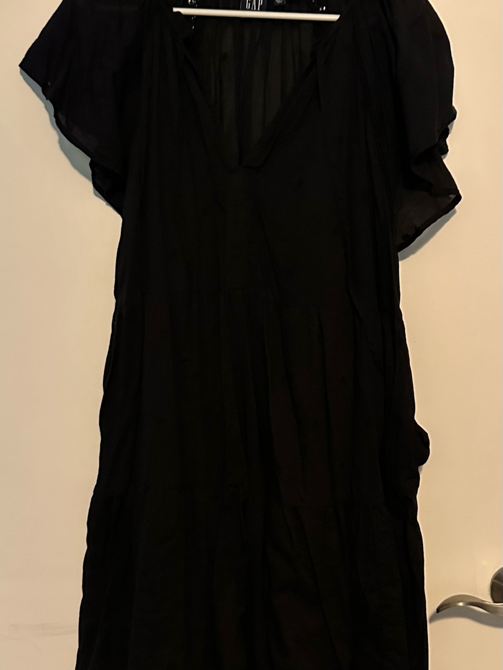 GAP Women's Black V-Neck Flutter Sleeve Tunic Top